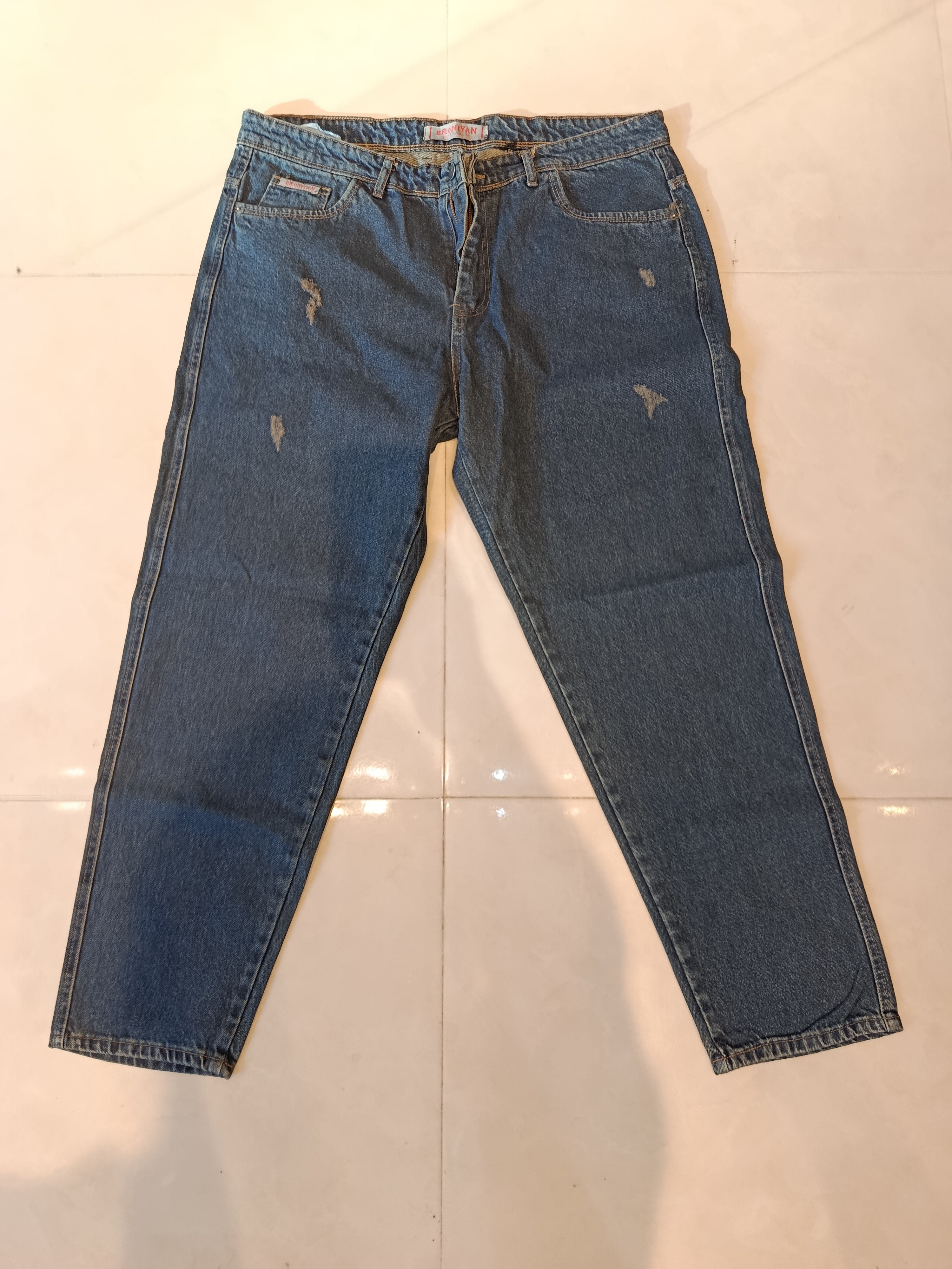 شلوار جین مردانه سایز بزرگ 52-58 مامفیت رنگ آبی نیلی زاپدار ظریف مدل Stone Wash jean Mom Fit
