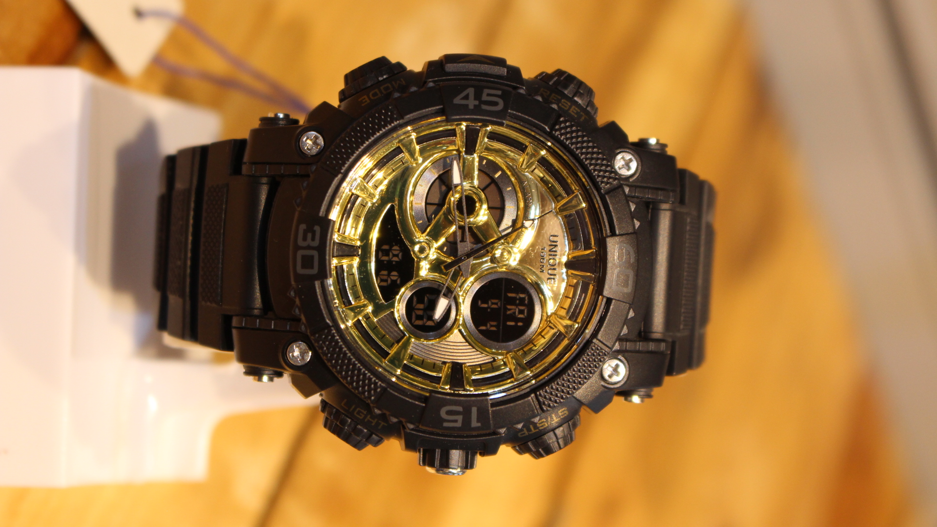 ساعت مچی اسپرت دو زمانه یونیک | صفحه مکانیکال گلد متالیک — UNIQUE Sport Chrono | Metallic Gold Edition