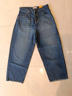 شلوار بگ بالونی مردانه جنس جین – رنگ آبی تیره سنگشور (Men’s Balloon-Fit Baggy Jeans – Dark Washed Blue)