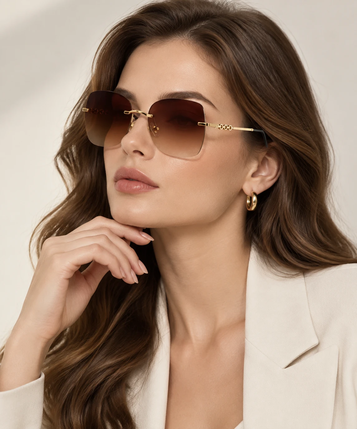 عینک آفتابی ریملس طلایی با لنز قهوه‌ای گرادینت مدل Luxury Chain Knot