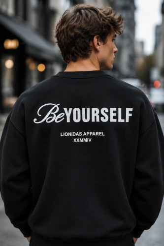 دورس مردانه یقه گرد سه نخ مشکی طرح تایپوگرافی پشت چاپ LIONIDAS | Urban Crewneck